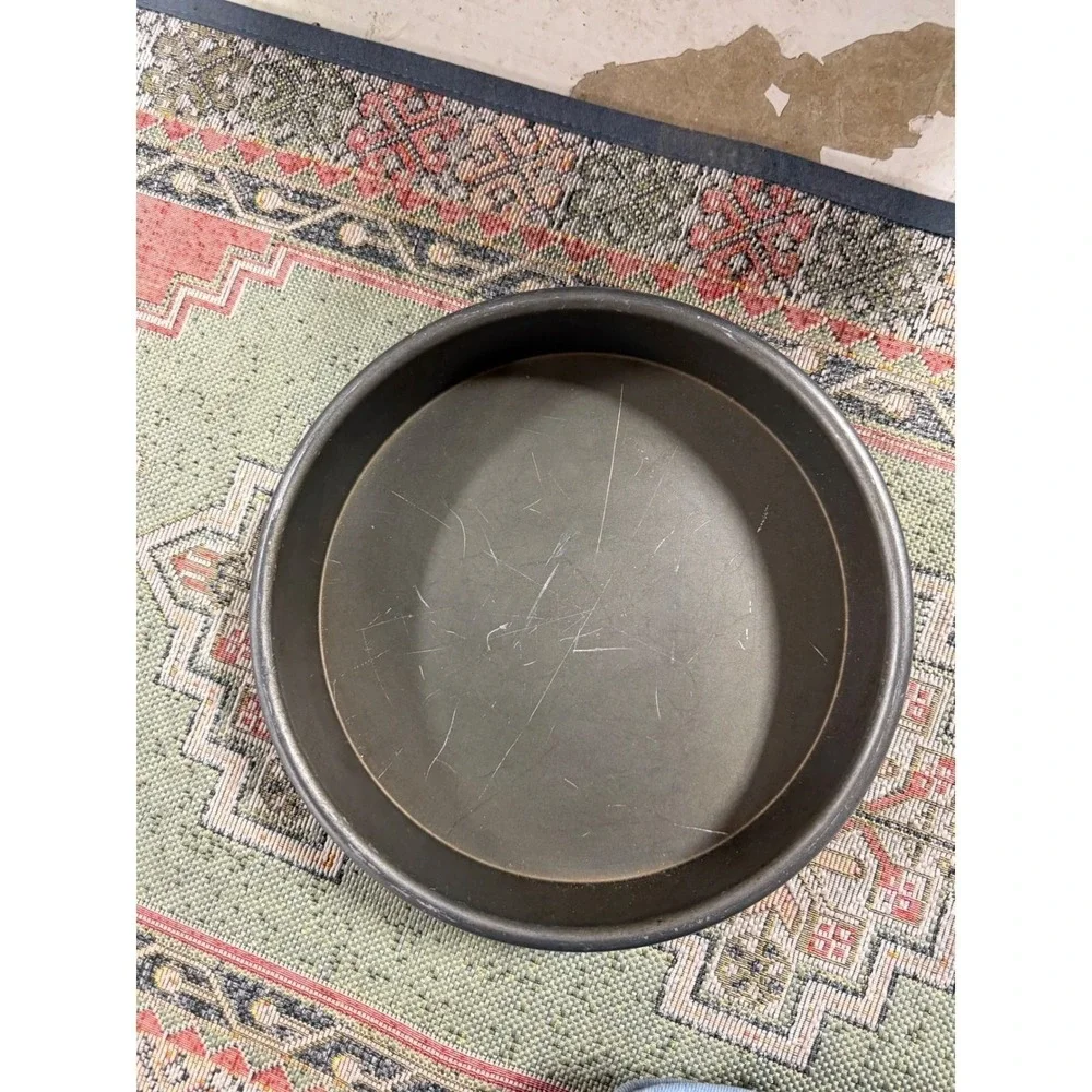 Round Non-Stick Cake Pan 8.5 Inch Dark Gray Metal Baking Tin Deep Dish